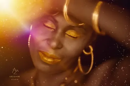 portrait photography, woman, black woman, gold, ebony, art zoom studio